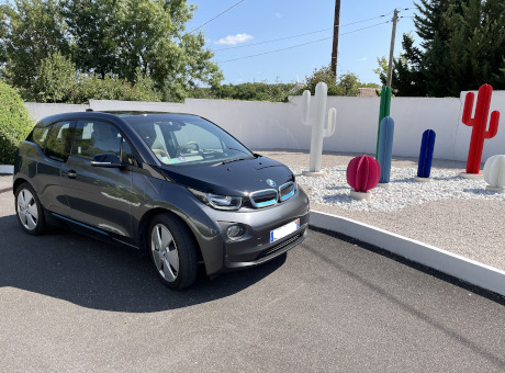 ASSISTANCE MOBILITÉ - Véhicule électrique avec Chauffeur Spécialiste des RDV Médicaux à Cannes (06400)